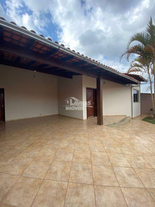 Casa Residencial Frente | 3 Quartos (1 Suíte) | 2 Vagas Em Lavras/mg (aluguel)