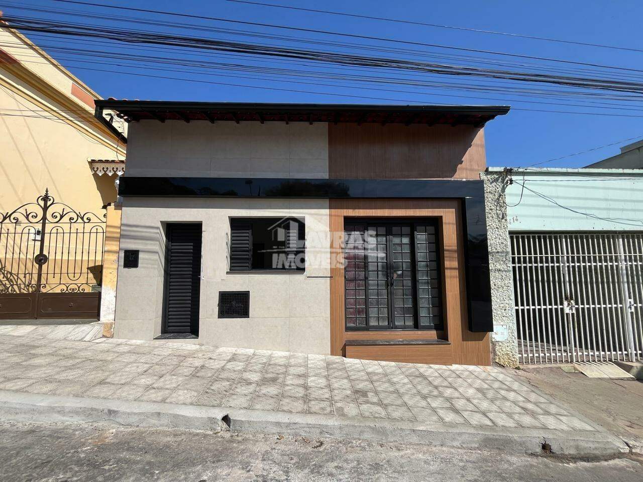 Casa à Venda, 2 Quartos, 1 Suíte, Centro - Lavras/mg