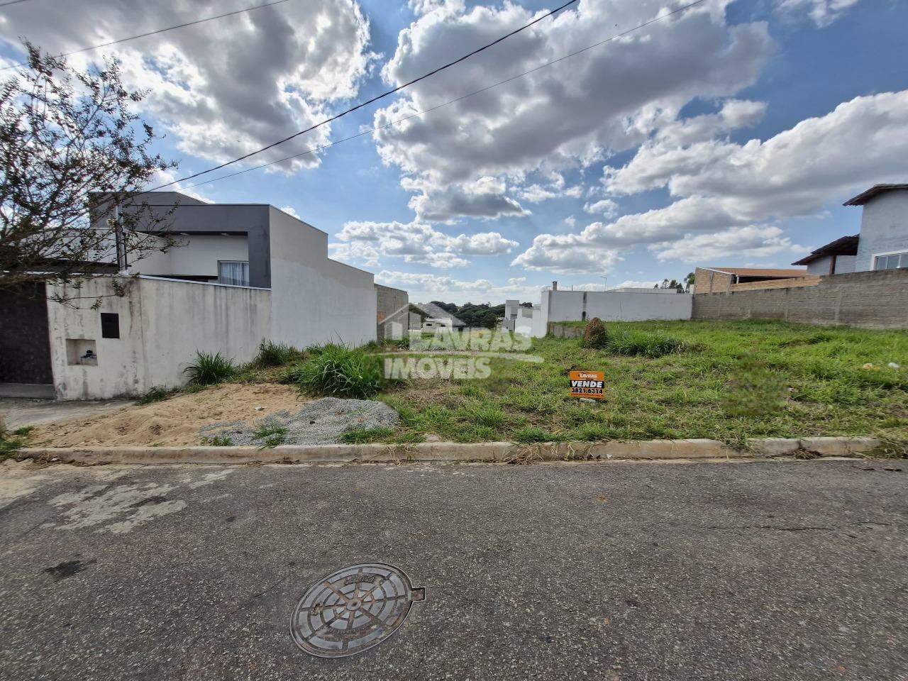 Lote Plano PrÓximo Da PraÇa!