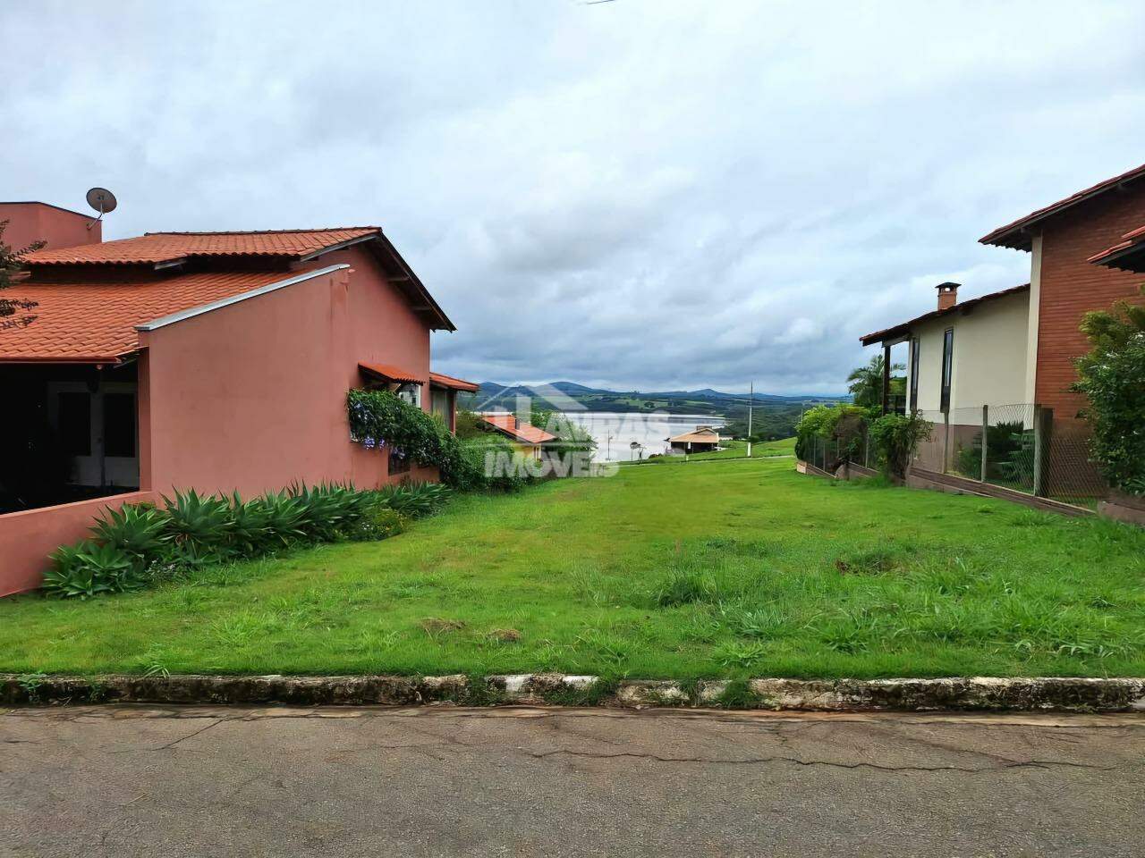 Com Vista Privilegiada Para A Represa!