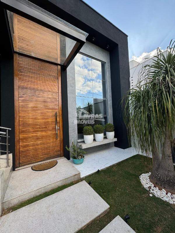 Casa Para Aluguel, 4 Quartos, 1 Suíte, 2 Vagas, Residencial Santana - Lavras/mg