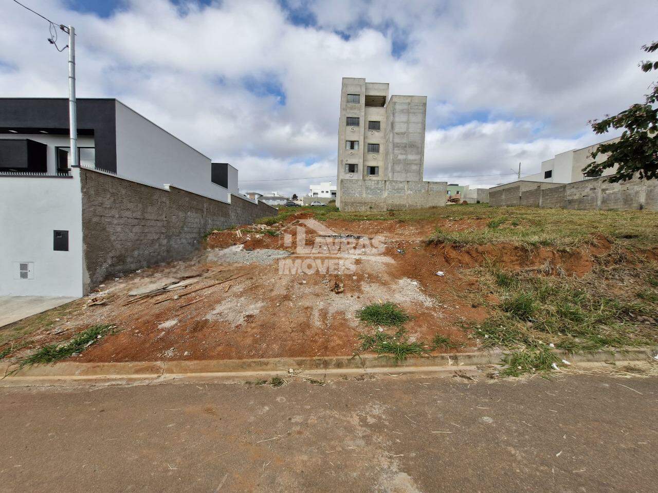 Ótimo Lote No Residencial Santana!