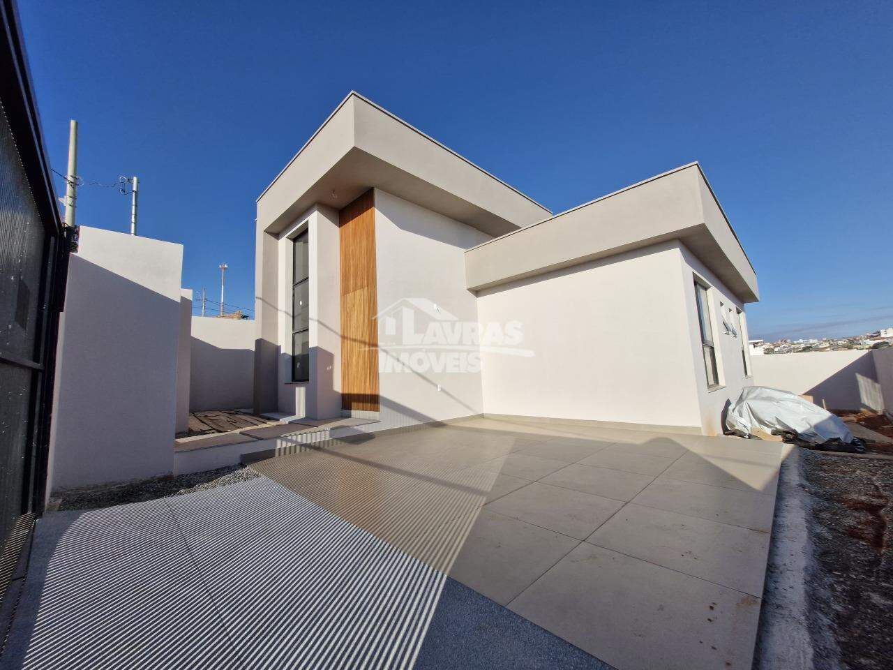 Casa à Venda, 2 Quartos, 1 Suíte, 2 Vagas, Residencial Santana - Lavras/mg