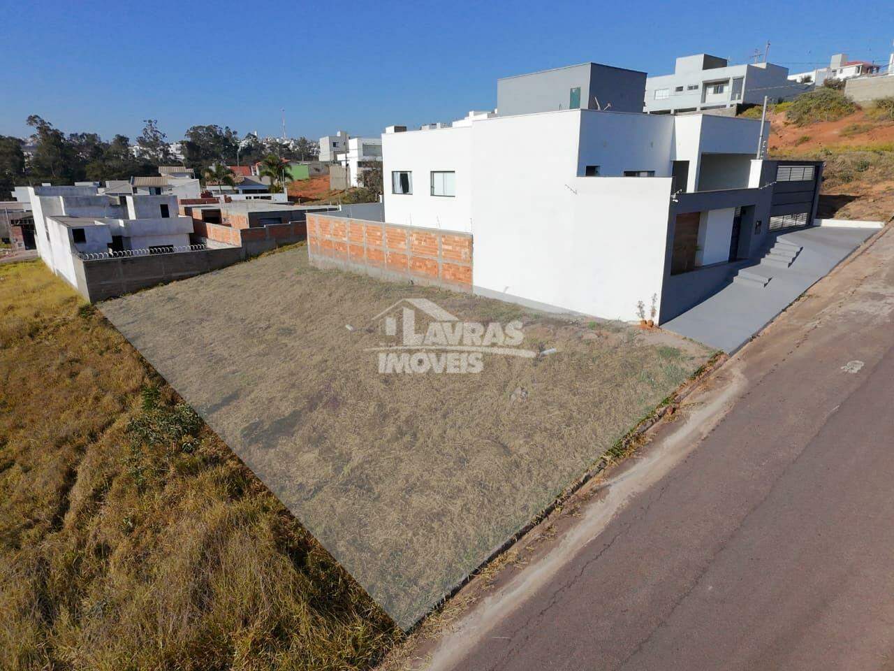 Lote Grande No Parque Leste!