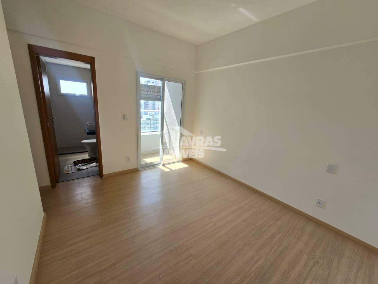 Apartamento à Venda, 2 Quartos, 2 Suítes, 1 Vaga, Centro - Lavras/mg