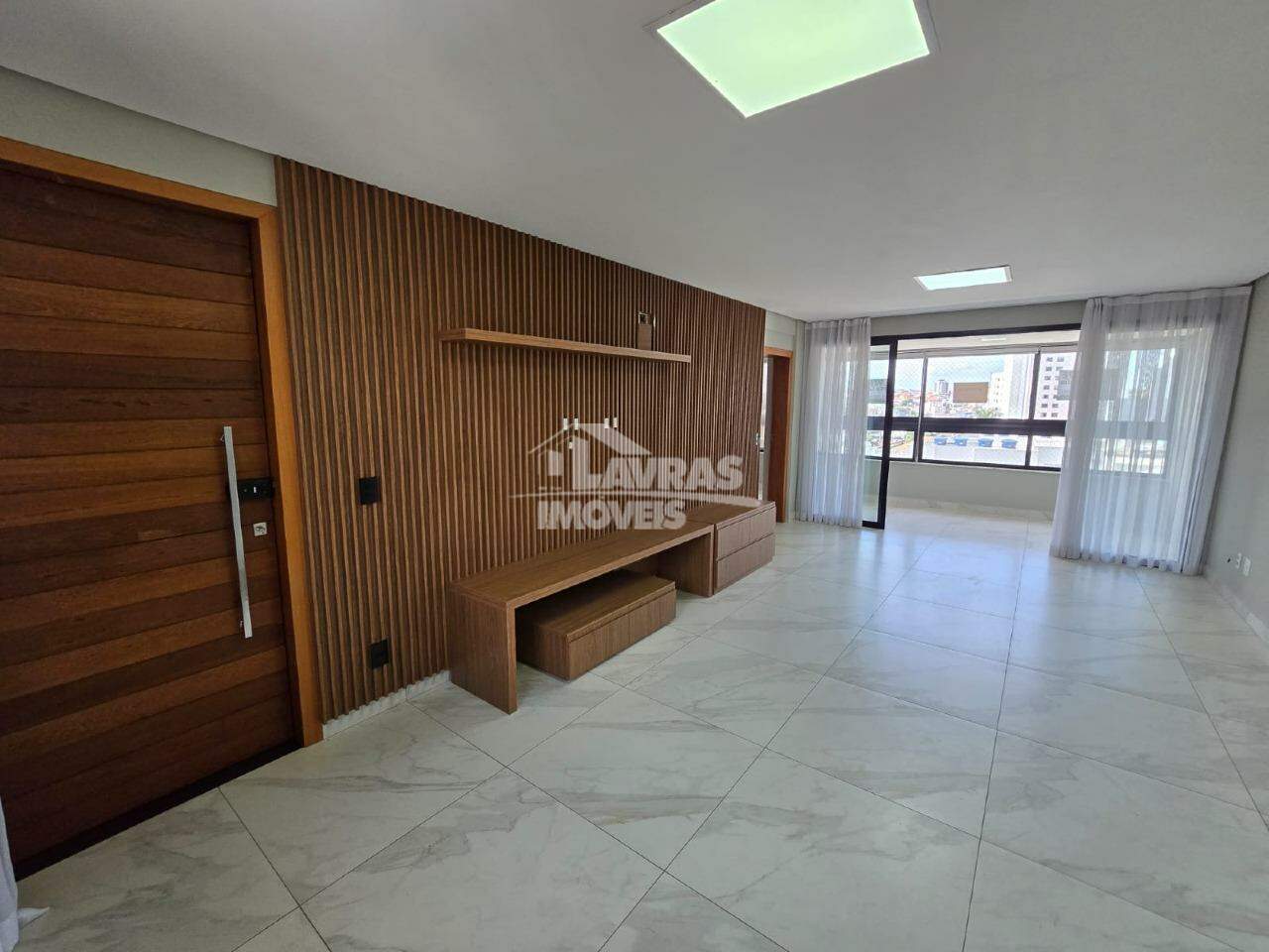 Apartamento à Venda, 3 Quartos, 1 Suíte, 2 Vagas, Centro - Lavras/mg