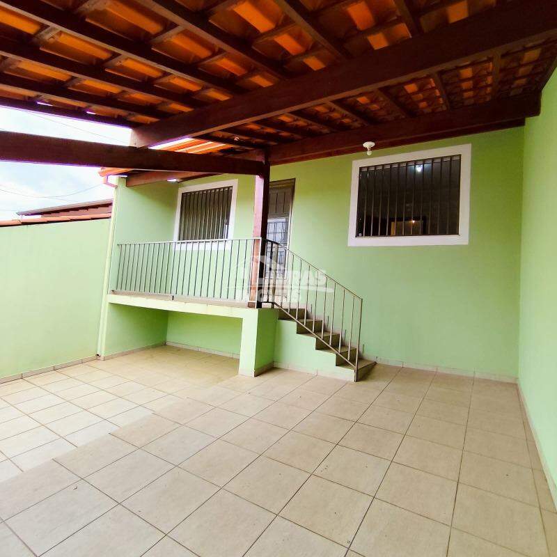 Casa à Venda, 3 Quartos, 1 Suíte, 2 Vagas, Anísio Alves De Abreu - Lavras/mg