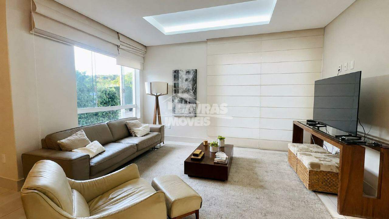 Casa No Condomínio Dos Flamboyants Com 7 Quartos, Piscina Aquecida E Área Gourmet 