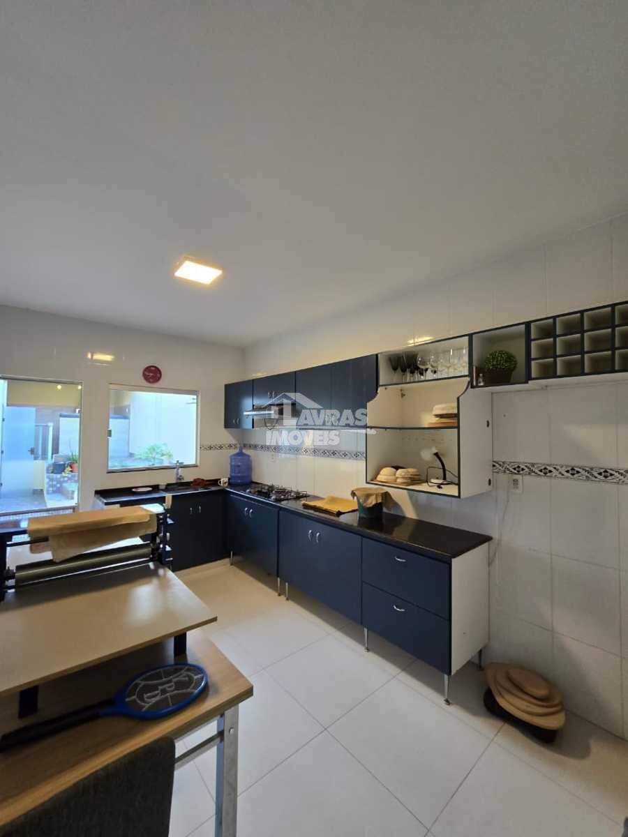 Casa à Venda, 3 Quartos, 1 Suíte, 2 Vagas, Jardim Vila Rica - Lavras/mg