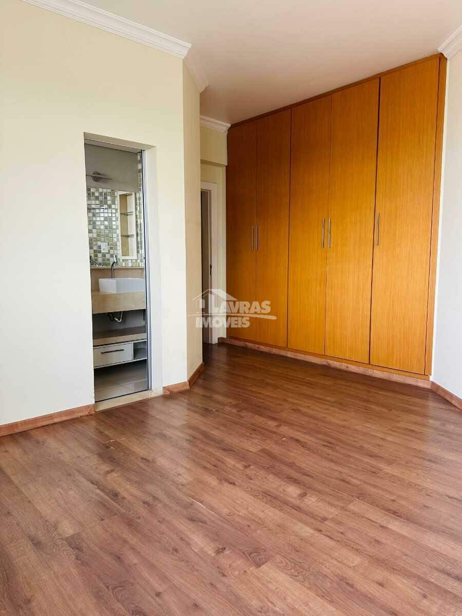 Apartamento à Venda, 4 Quartos, 1 Suíte, 2 Vagas, Centro - Lavras/mg