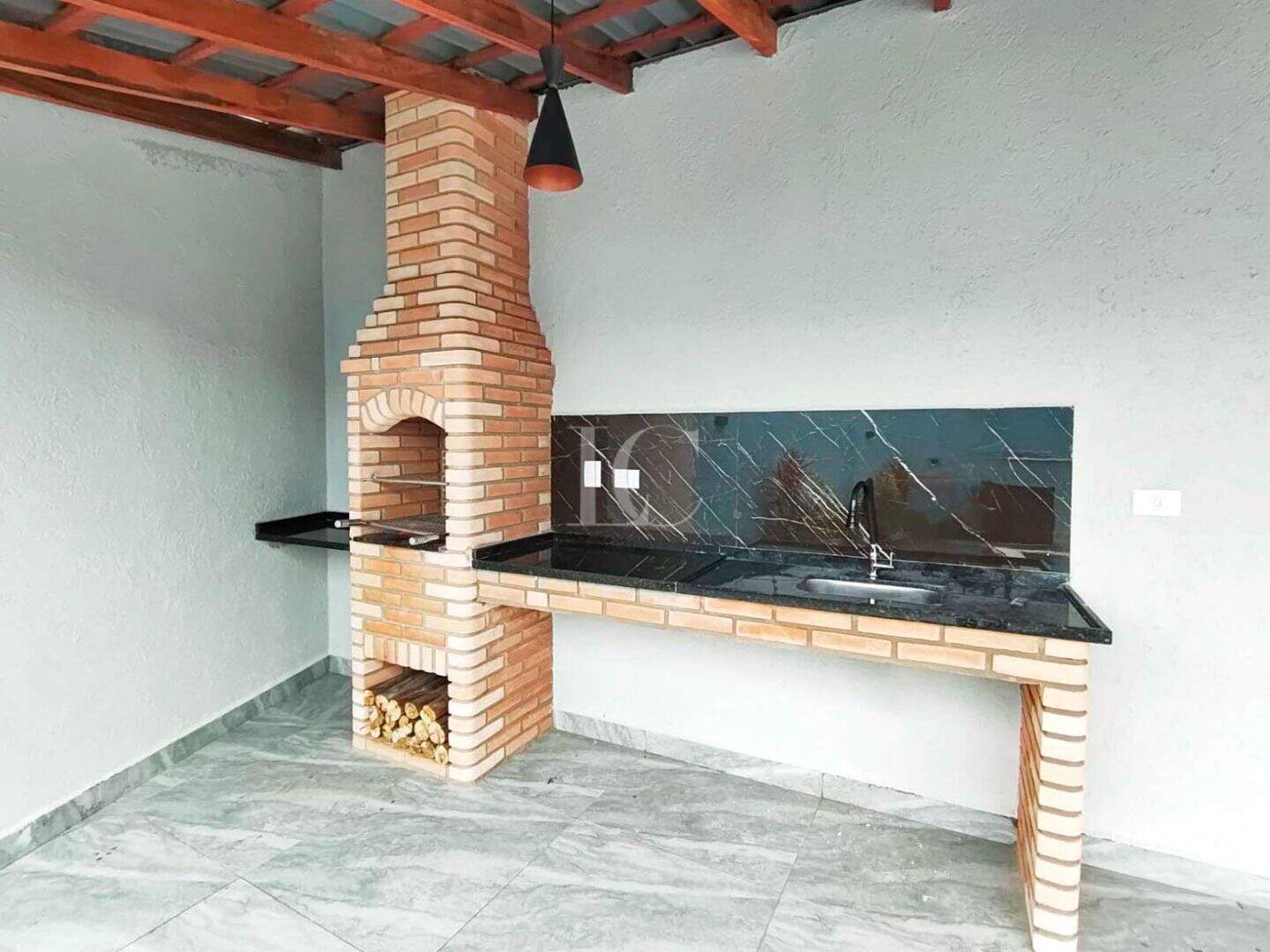 Casa à venda no Jardim Suarão: 