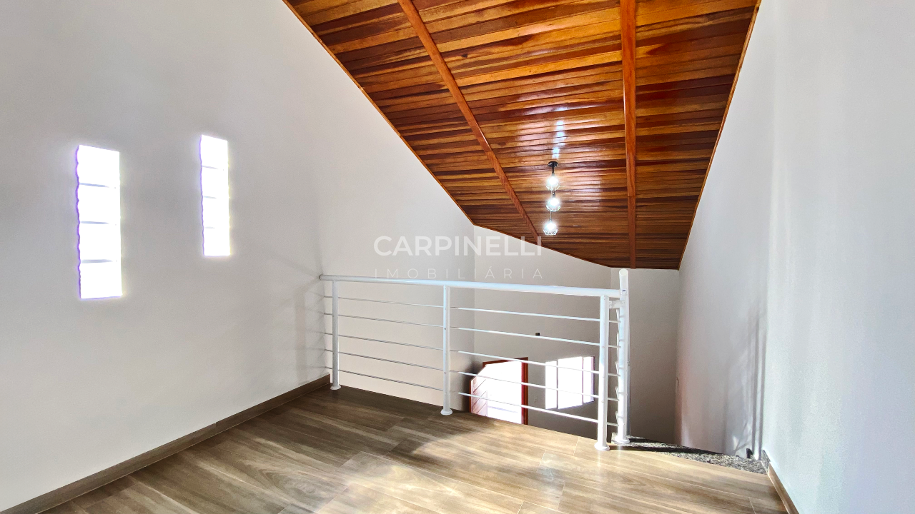 Sobrado à venda no Jardim Regina: 