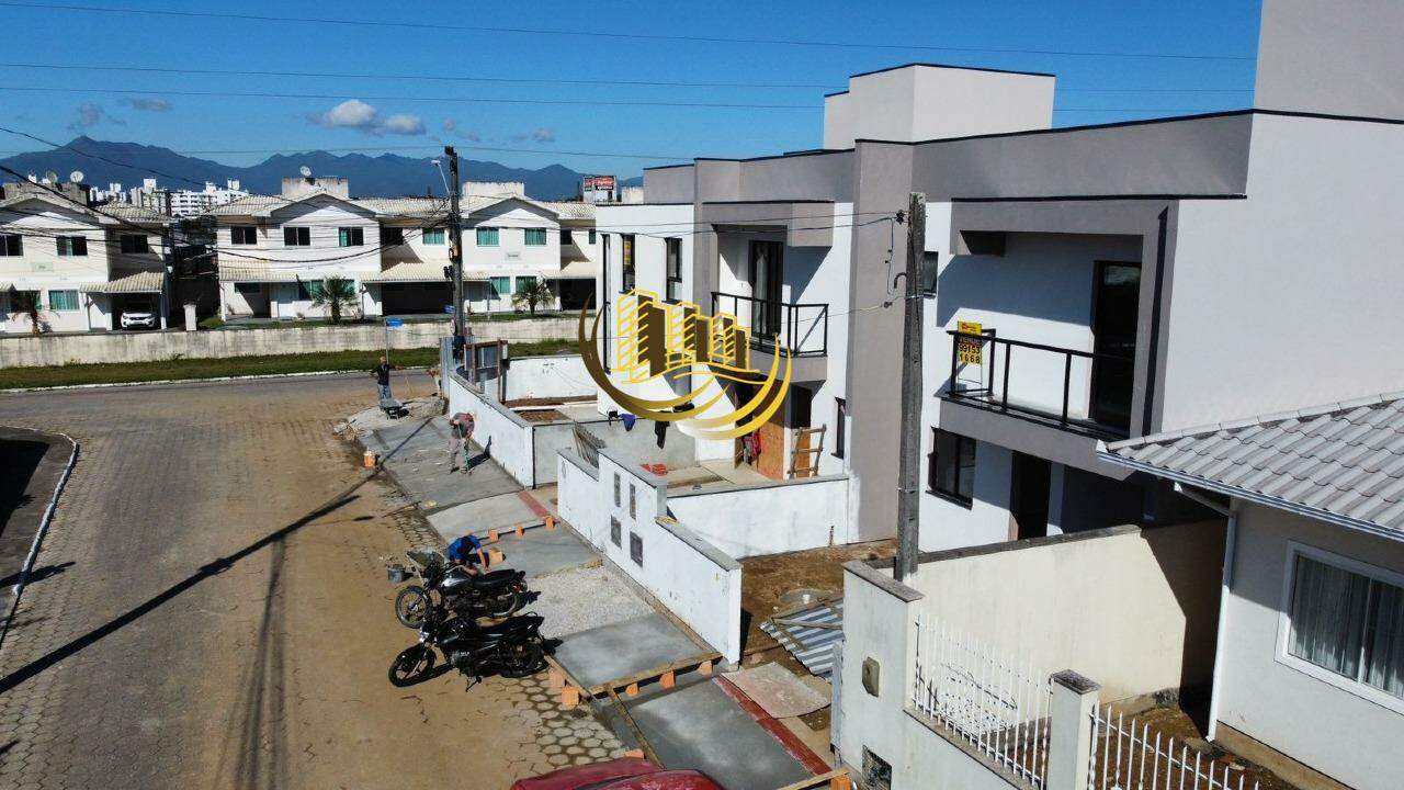 Sobrado à venda no Forquilhas: 