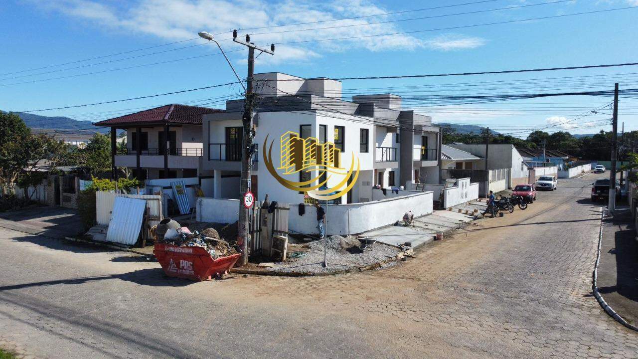 Sobrado à venda no Forquilhas: 