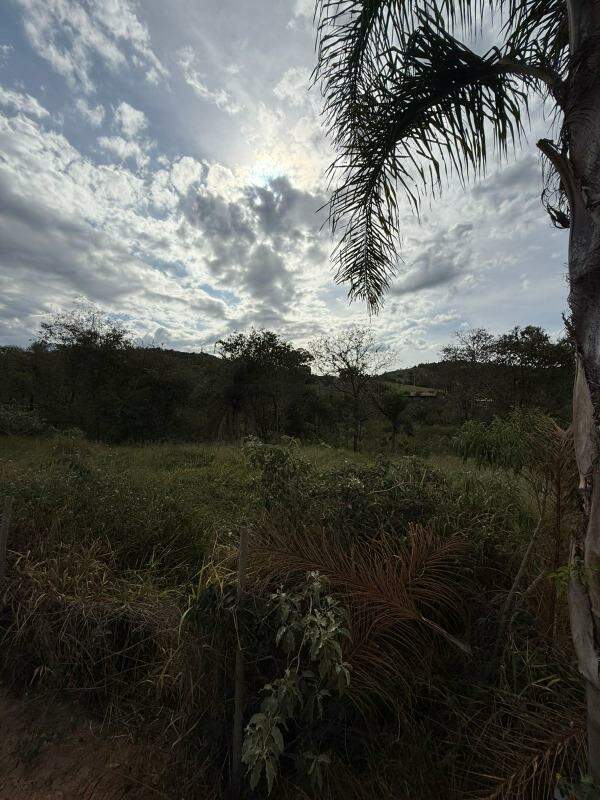 Chácara à venda no Condomínio Solar dos Lagos: 