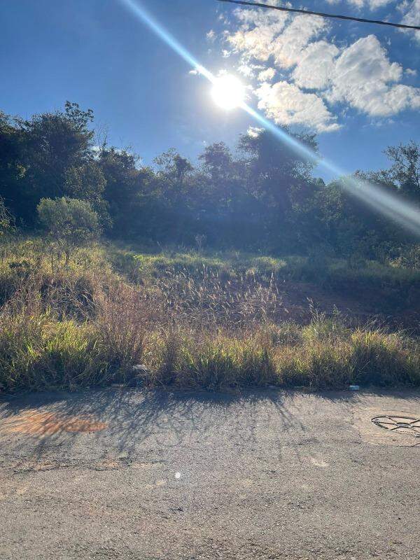 Lote à venda no Vila da Serra: 