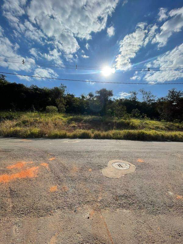 Lote à venda no Vila da Serra: 
