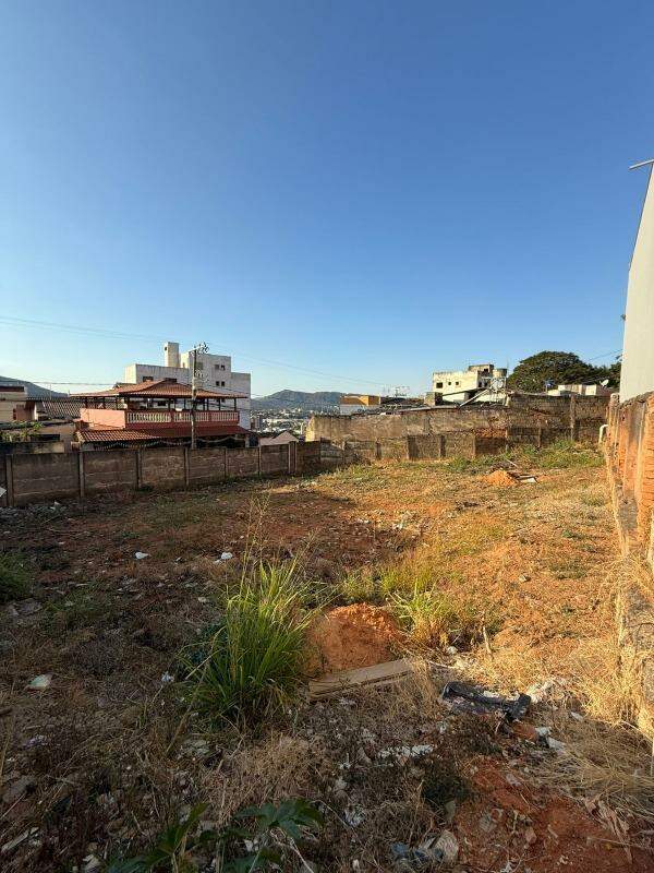 Lote à venda no Centro: 