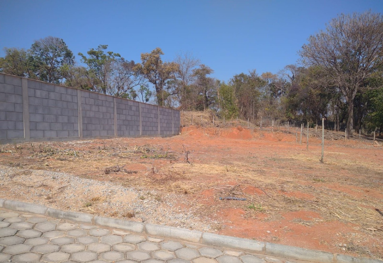 Lote em condomínio à venda no Chácara do Quitão: 