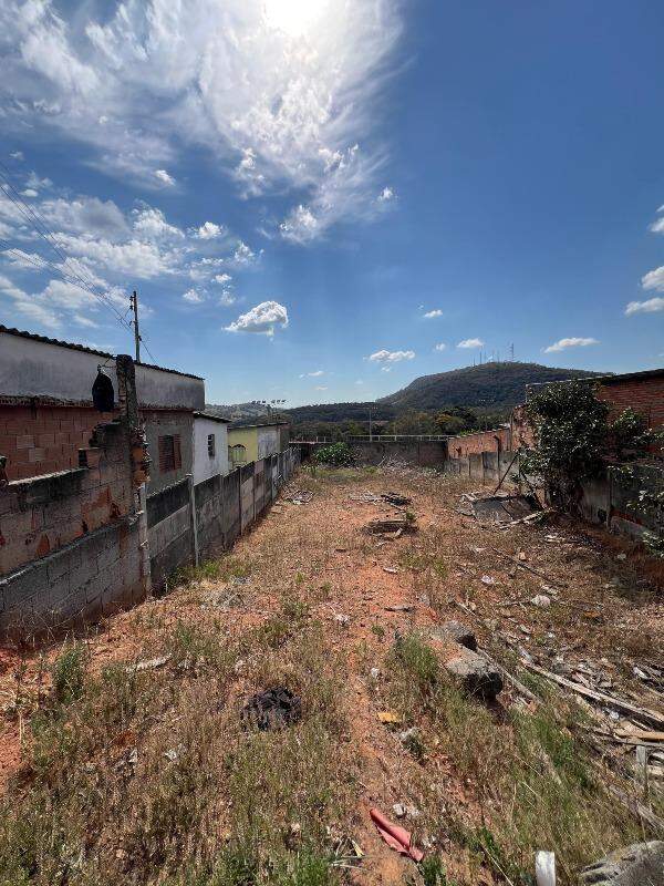 Lote à venda no Graças: 