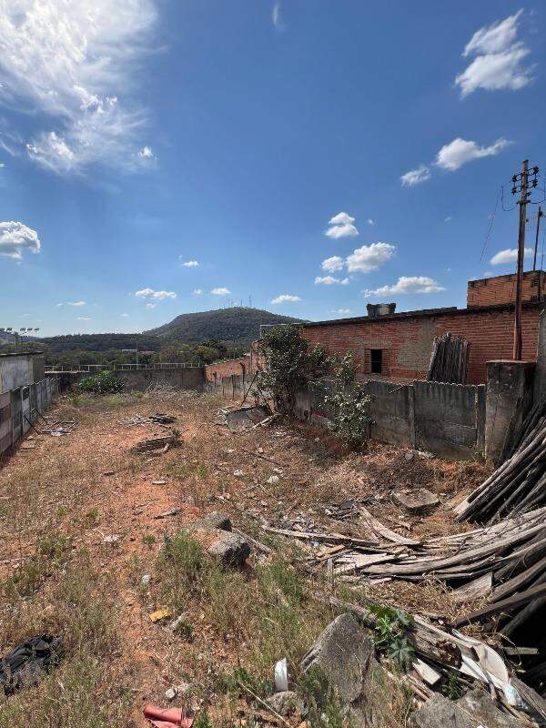Lote à venda no Graças: 
