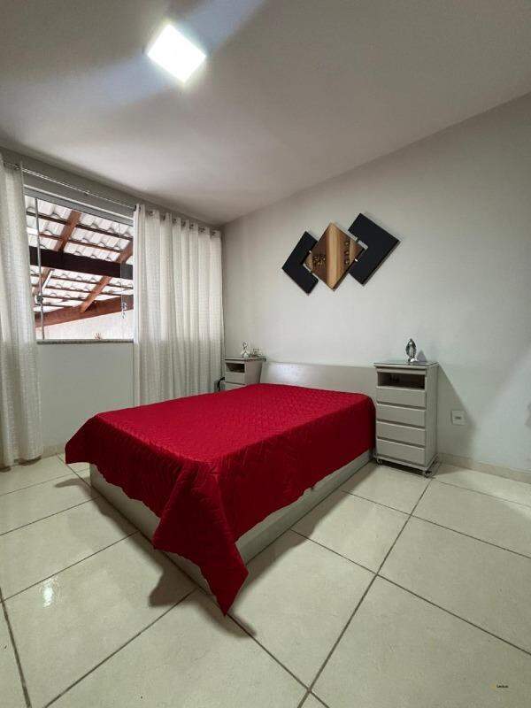 Casa à venda no Vale das Aroeiras: 