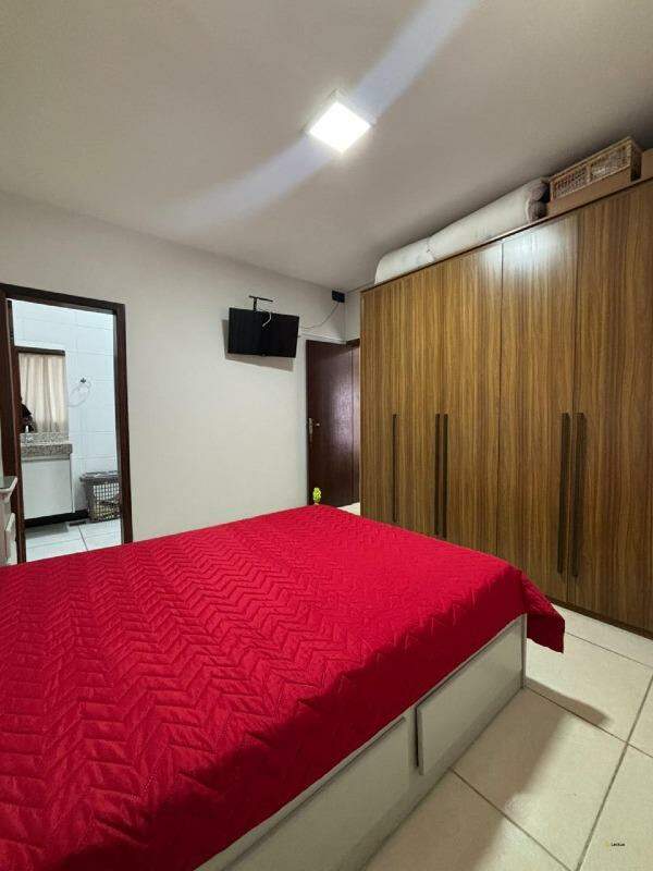 Casa à venda no Vale das Aroeiras: 