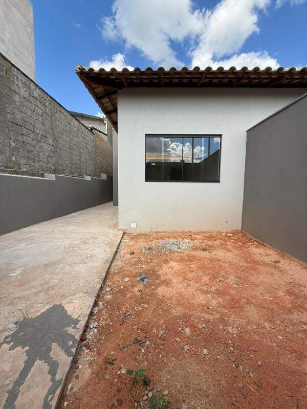 Casa à venda no Recanto das Peixotas: 