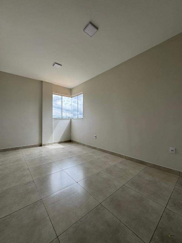 Apartamento à venda no Tropical: 