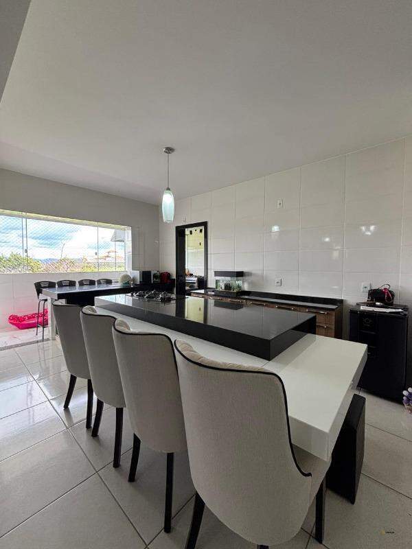 Apartamento à venda no Santa Mônica: 