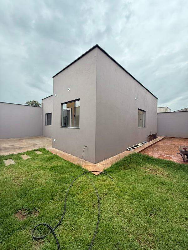 Casa à venda no Godofredo Gonçalves: 