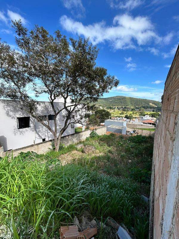 Lote à venda no Centenário: 