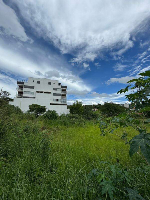 Lote à venda no Tropical: 