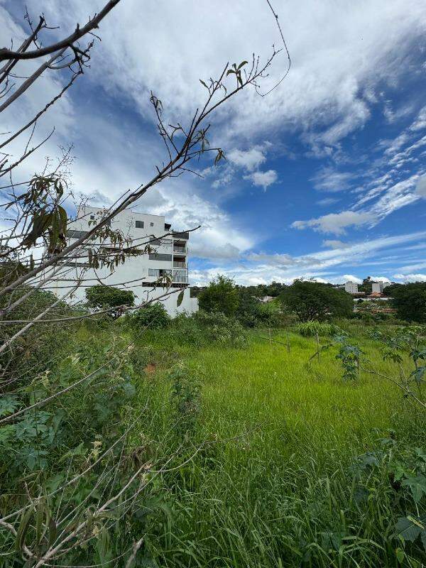 Lote à venda no Tropical: 