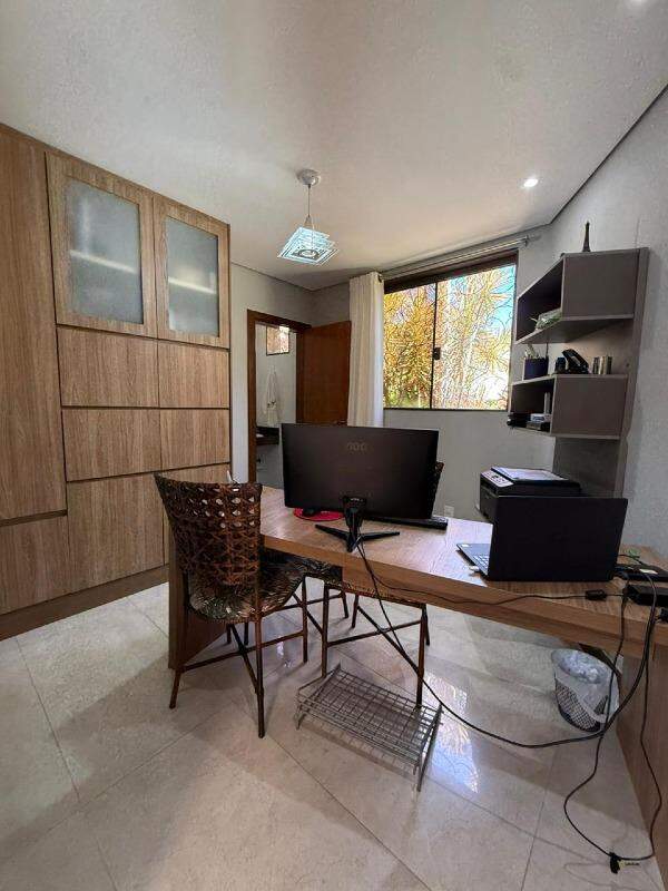 Casa à venda no Chácara do Quitão: 