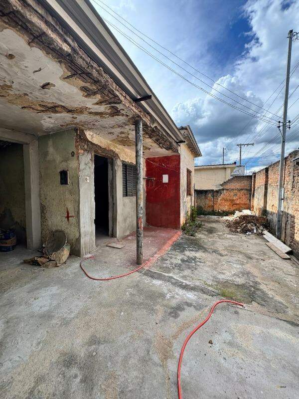 Lote à venda no Vila Tavares: 