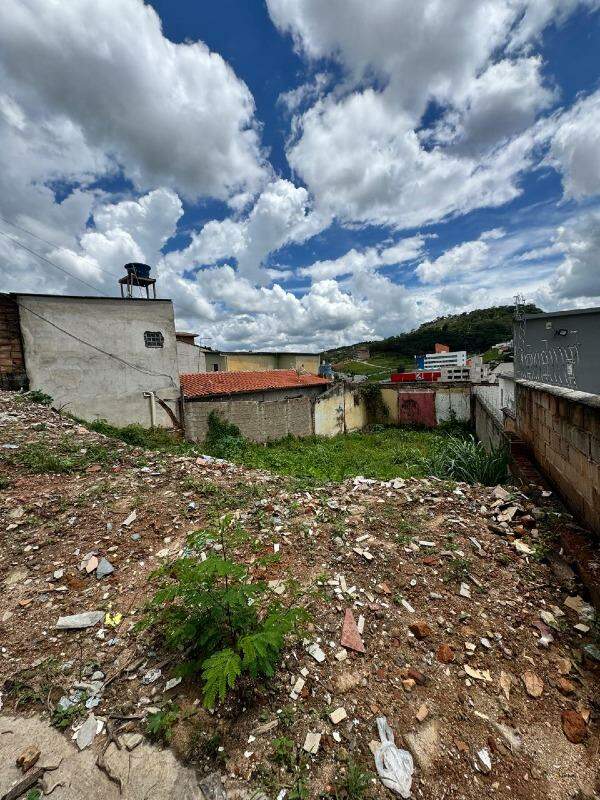 Lote à venda no Nogueira Machado: 