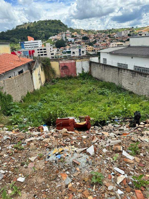 Lote à venda no Nogueira Machado: 