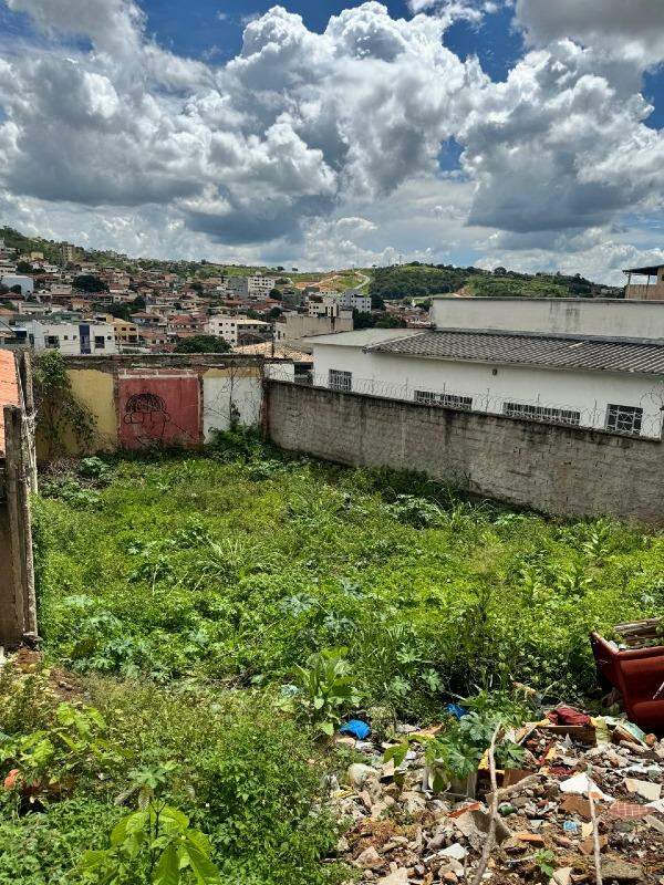 Lote à venda no Nogueira Machado: 