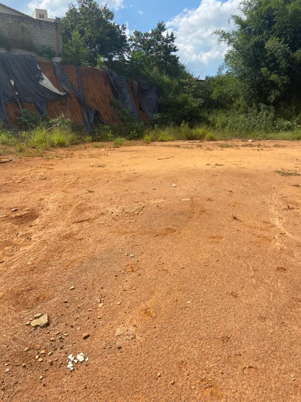 Lote à venda no Varzea da Olaria: 