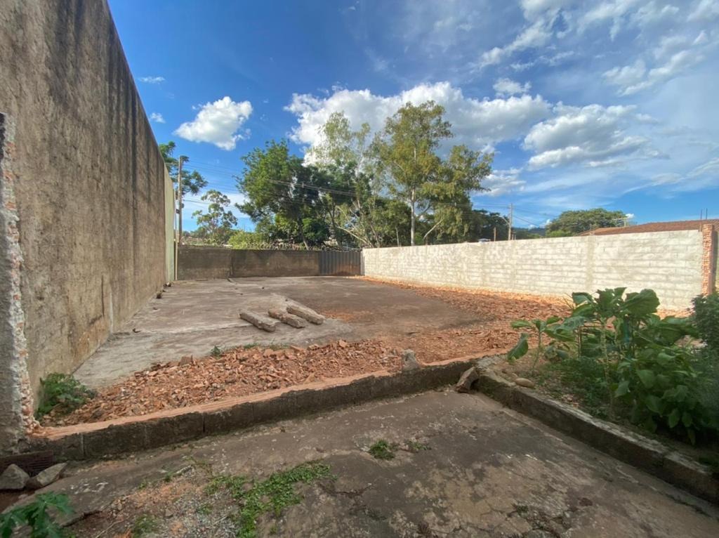 Lote à venda no Vila Tavares: 