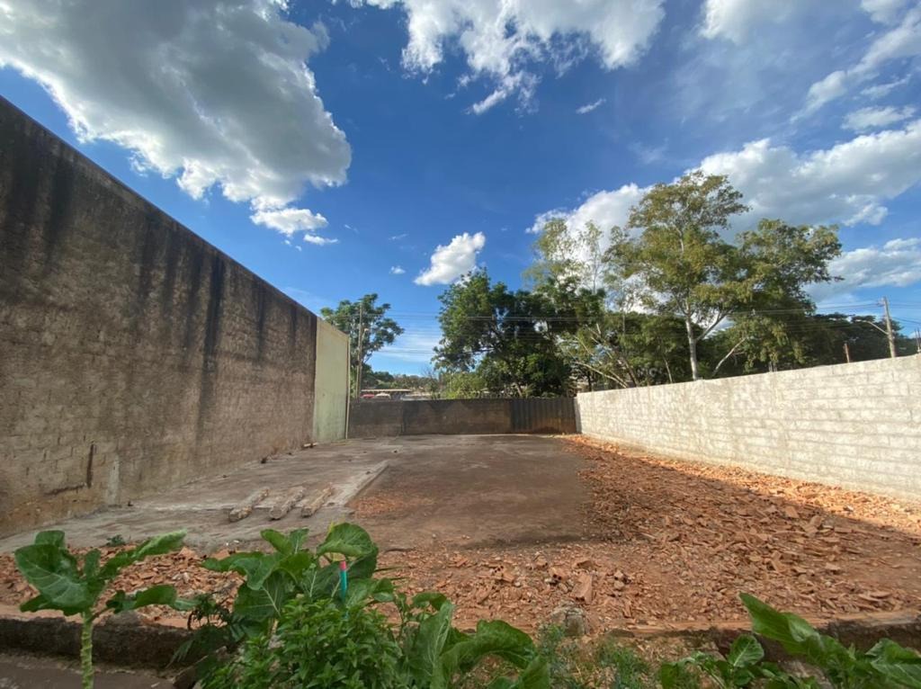 Lote à venda no Vila Tavares: 