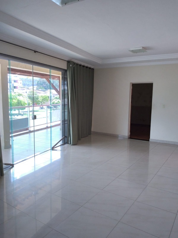 Casa à venda no Nogueira Machado: 