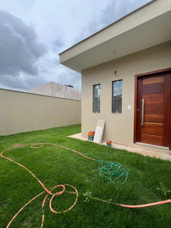 Casa à venda no Centenário: 