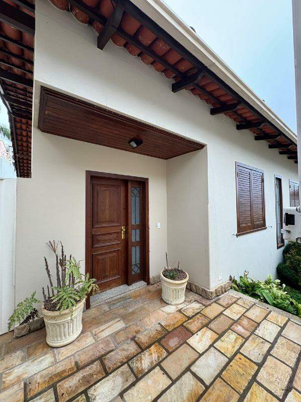 Casa à venda no Belvedere: 