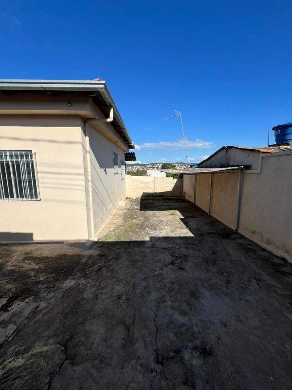 Casa à venda no Parque Jardim: 