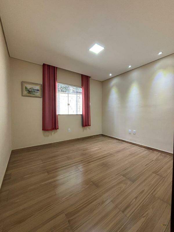 Casa à venda no Recanto dos pássaros : 
