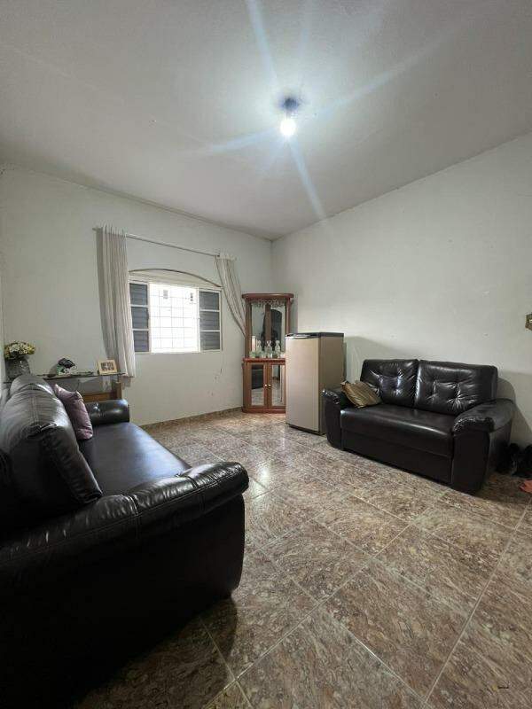 Casa à venda no Parque Jardim: 