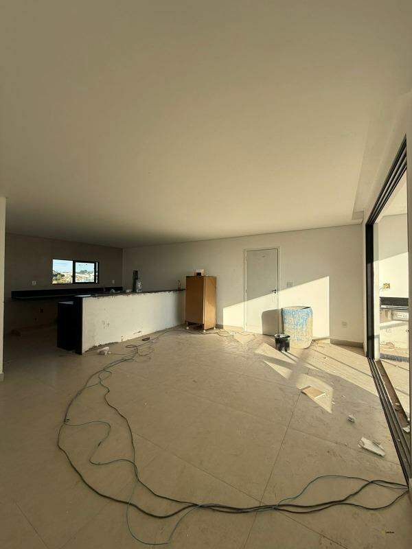 Apartamento à venda no Tropical: 