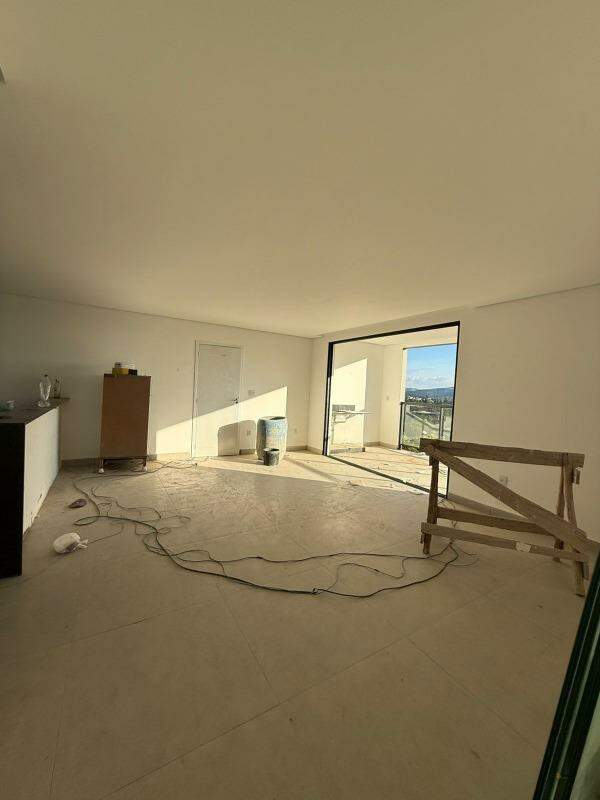 Apartamento à venda no Tropical: 